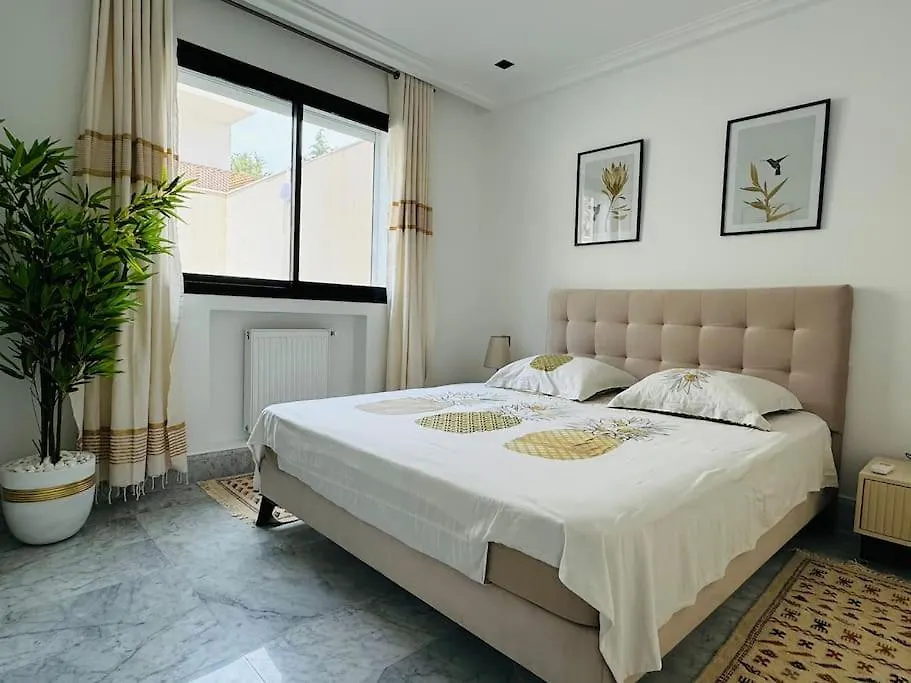 Superbe Appartement Avec Piscine Tunis 0*,